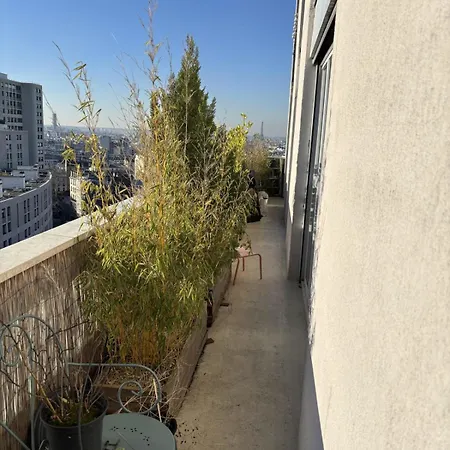 公寓 With Terrace And View Of *