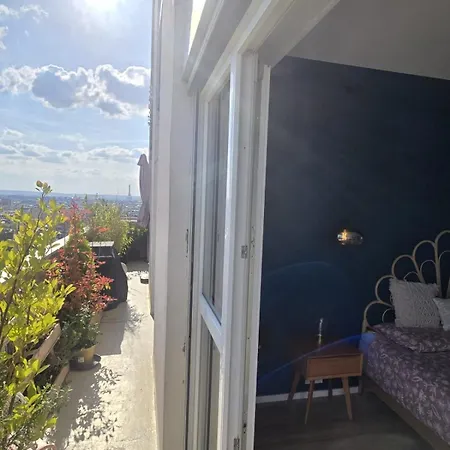 公寓 With Terrace And View Of